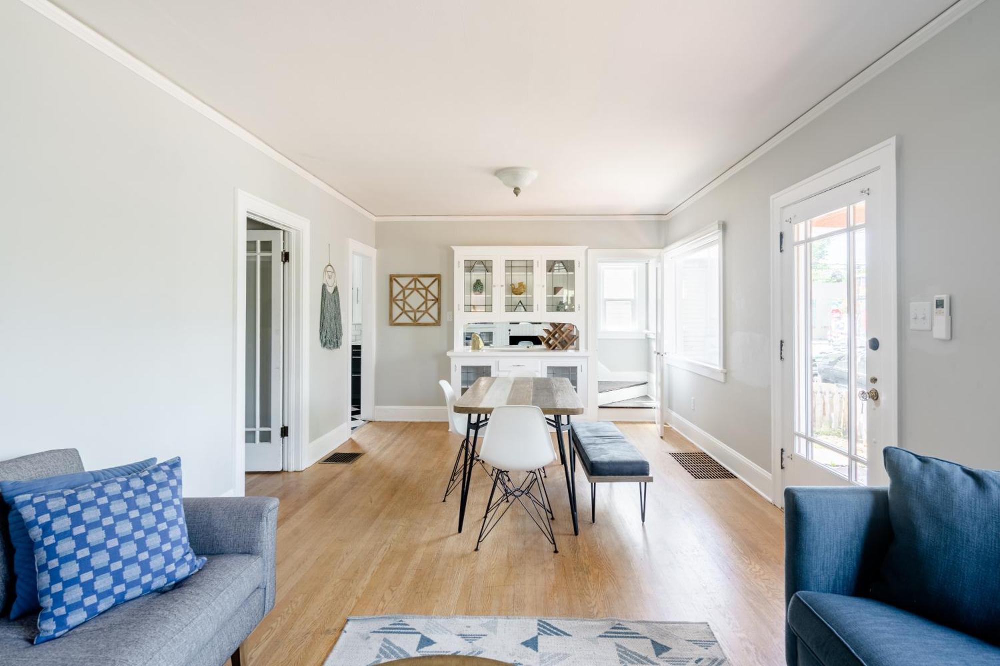Collection - Classic 1920s Alberta Four Bedroom Haven Holiday home Portland