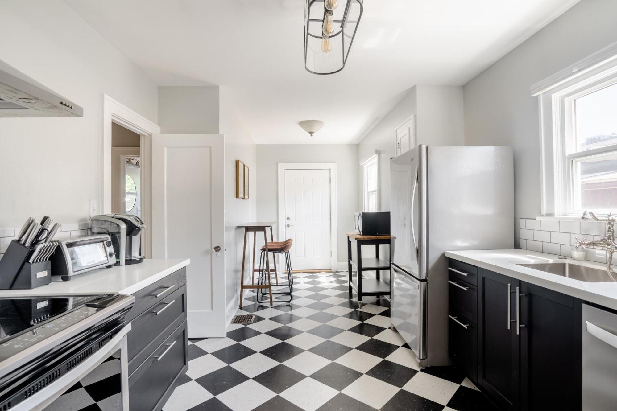 Collection - Classic 1920s Alberta Four Bedroom Haven * Portland